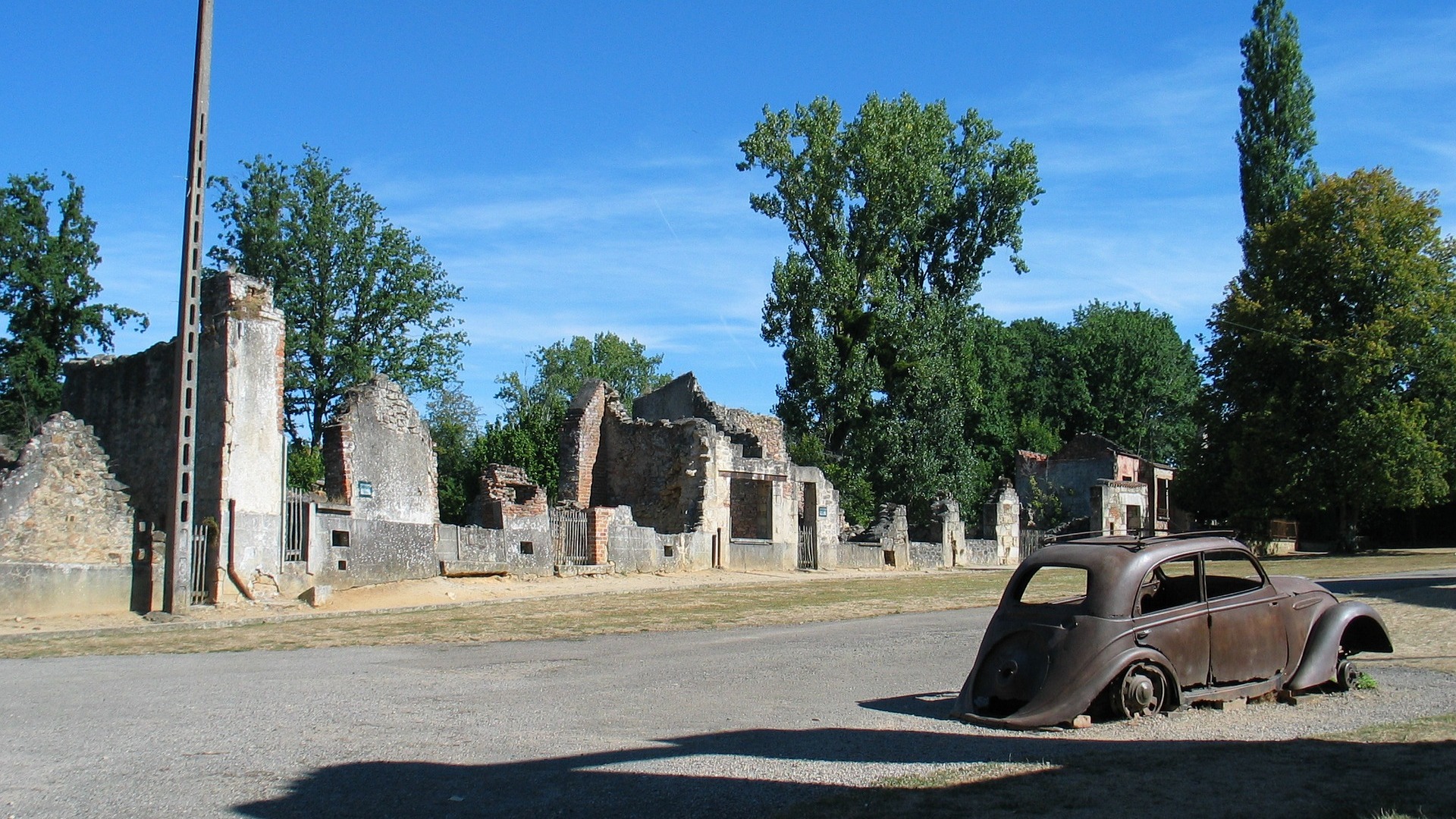 Oradour-sur-Glane : une employée du centre de la mémoire agressée  
